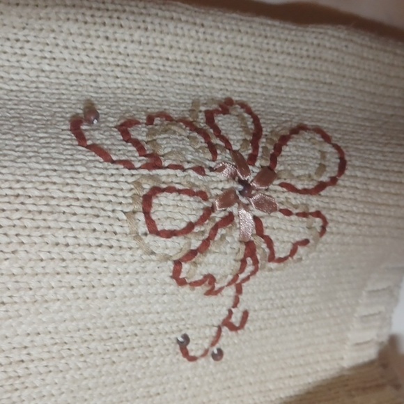 Vintage floral Cream  Sweater - Picture 6 of 9